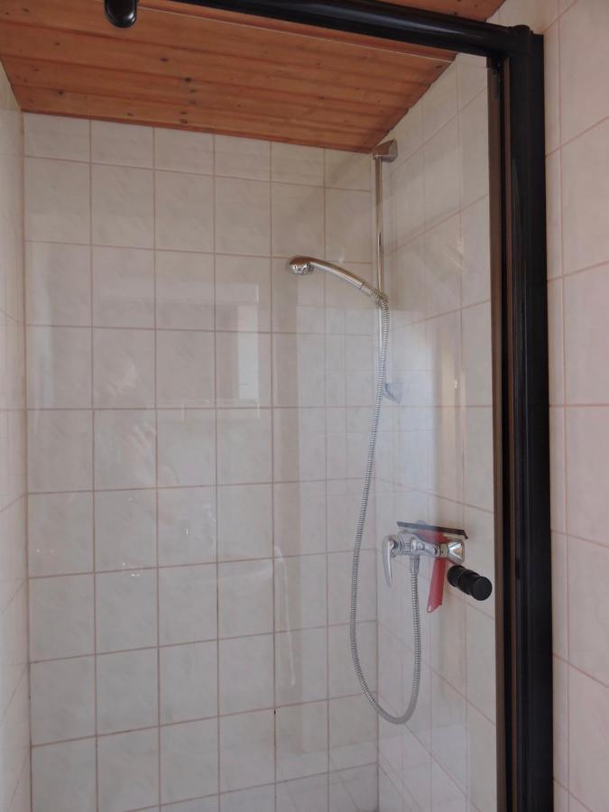 Grosses Ferienhaus Plattensee Balaton - Nyaralo Haz 6 Szobaval, 5 Fuerdoszobaval, 3000 Nm Apartment Szolad ภายนอก รูปภาพ