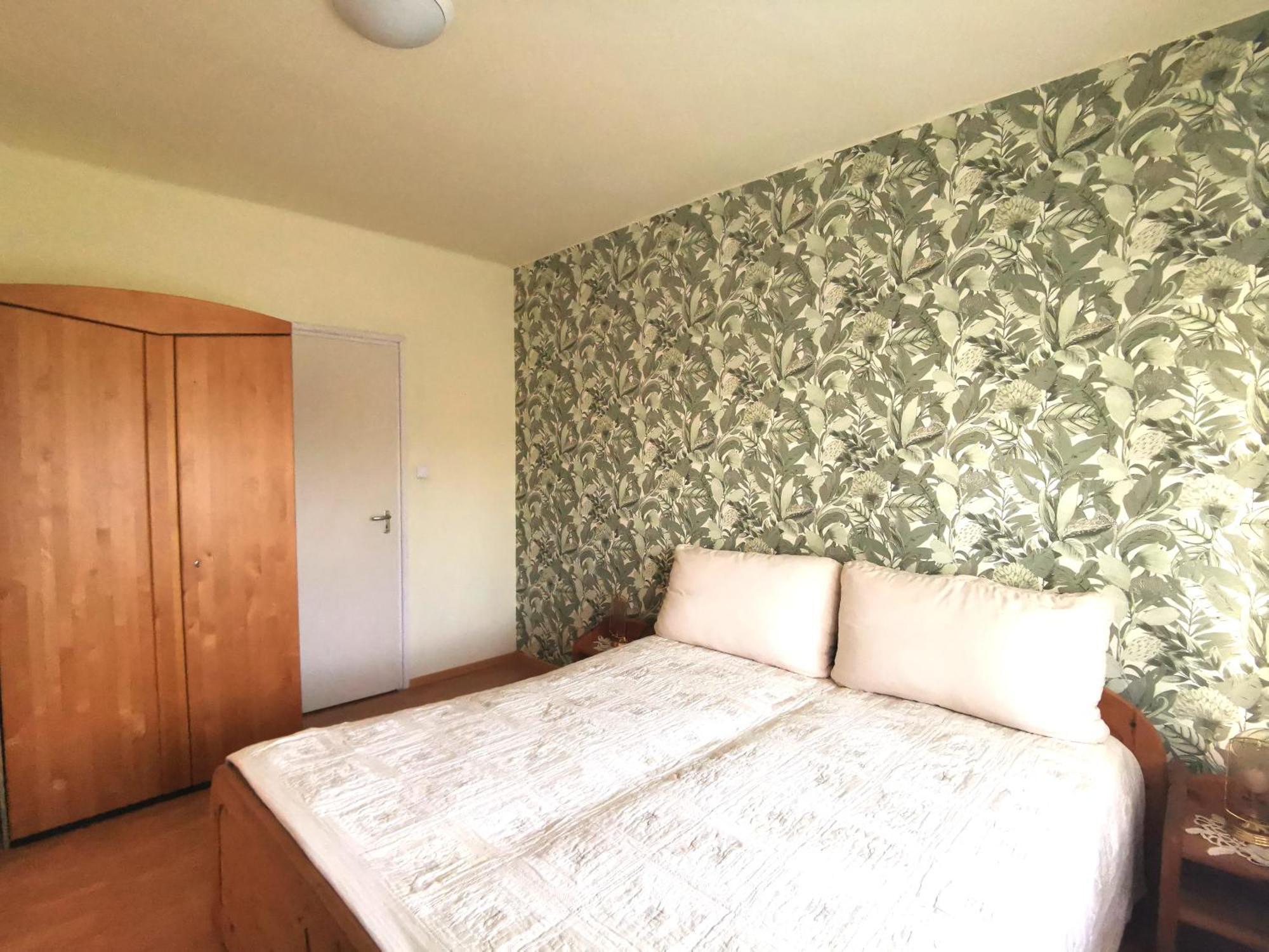 Grosses Ferienhaus Plattensee Balaton - Nyaralo Haz 6 Szobaval, 5 Fuerdoszobaval, 3000 Nm Apartment Szolad ภายนอก รูปภาพ