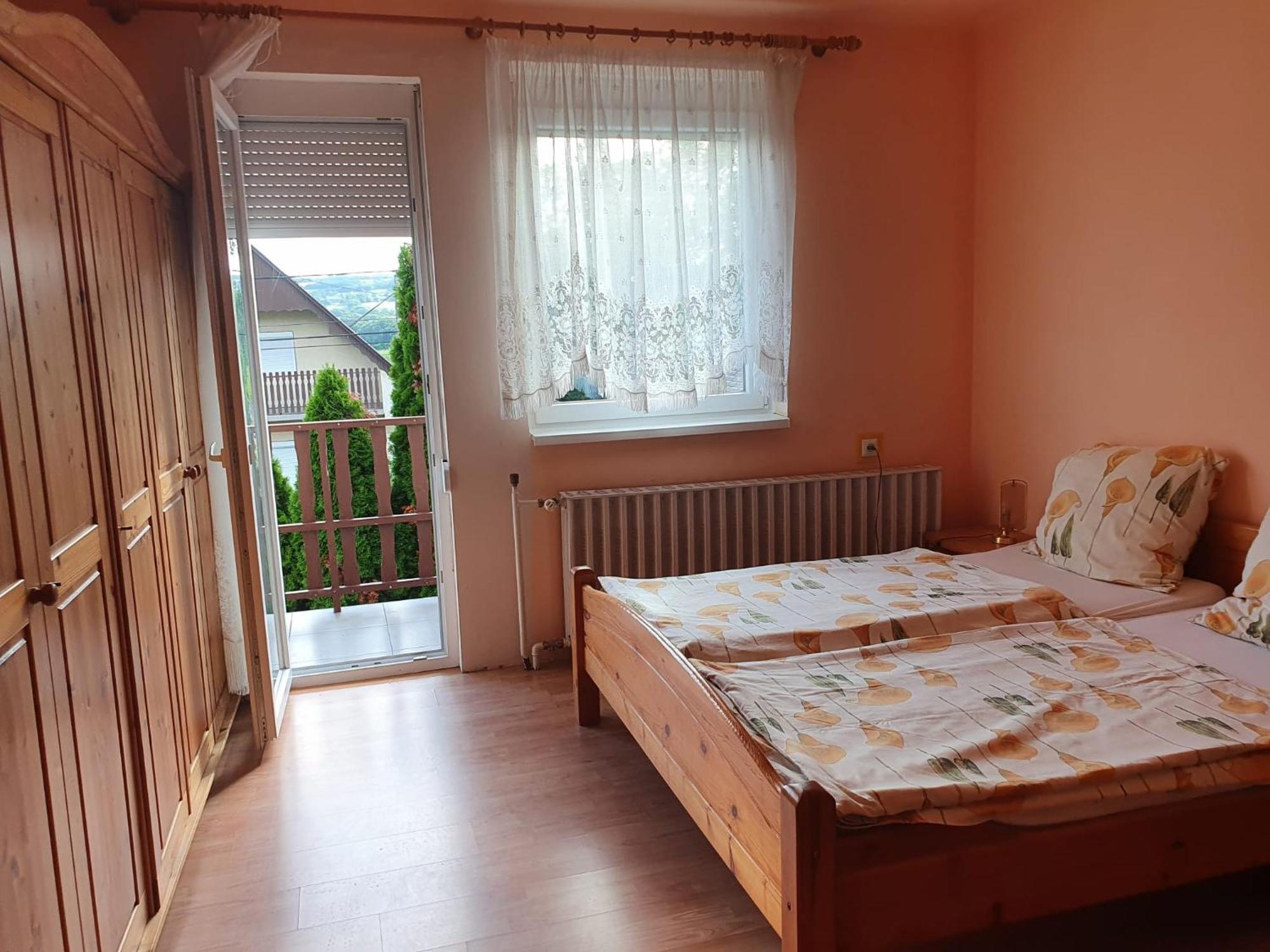 Grosses Ferienhaus Plattensee Balaton - Nyaralo Haz 6 Szobaval, 5 Fuerdoszobaval, 3000 Nm Apartment Szolad ภายนอก รูปภาพ